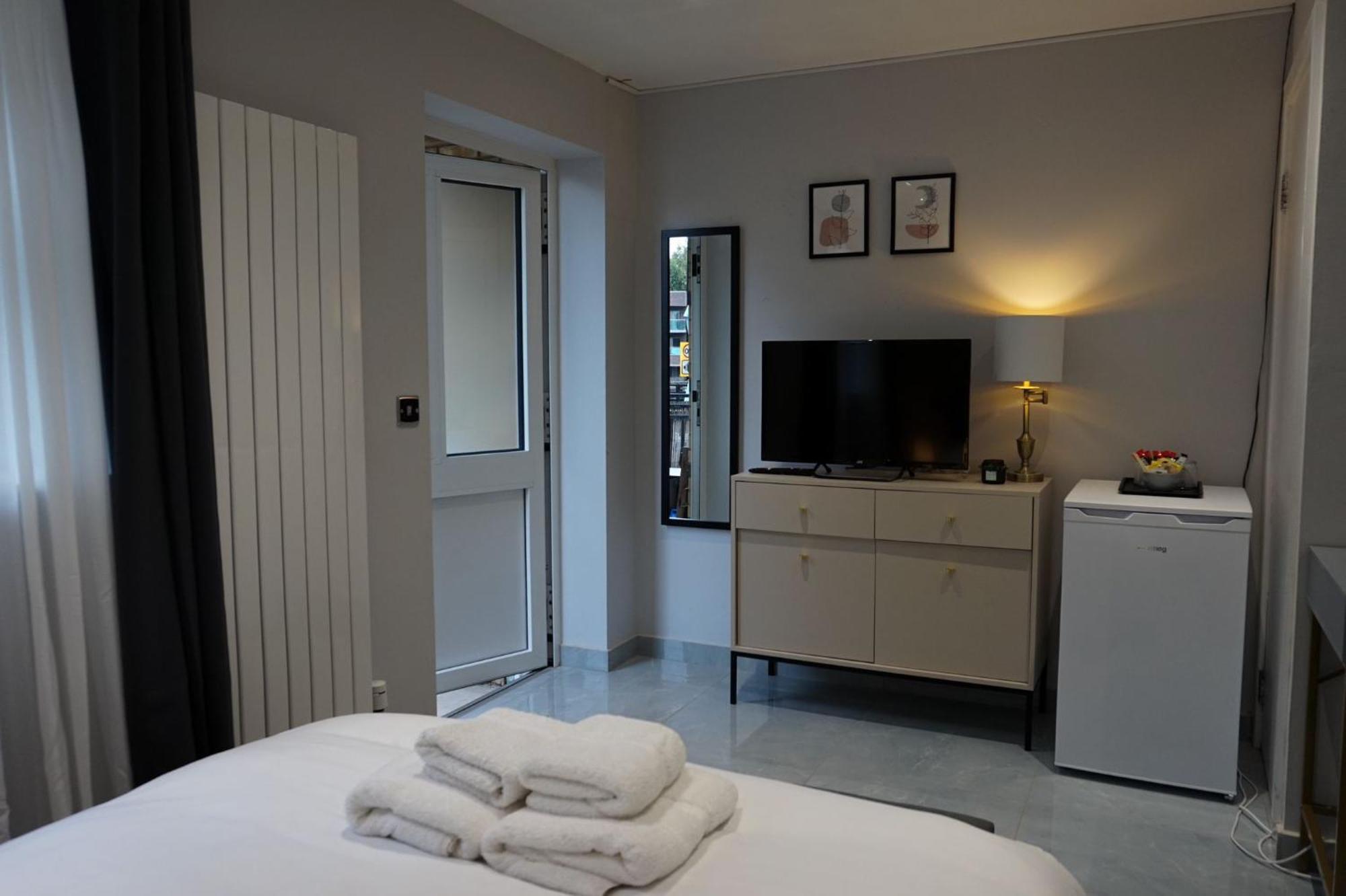 Luxury 5Bd Suite Guest House Londra Esterno foto